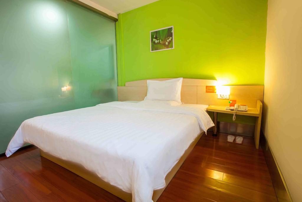 7Days Inn Guangzhou Gangding Longkou XI Road Rum bild