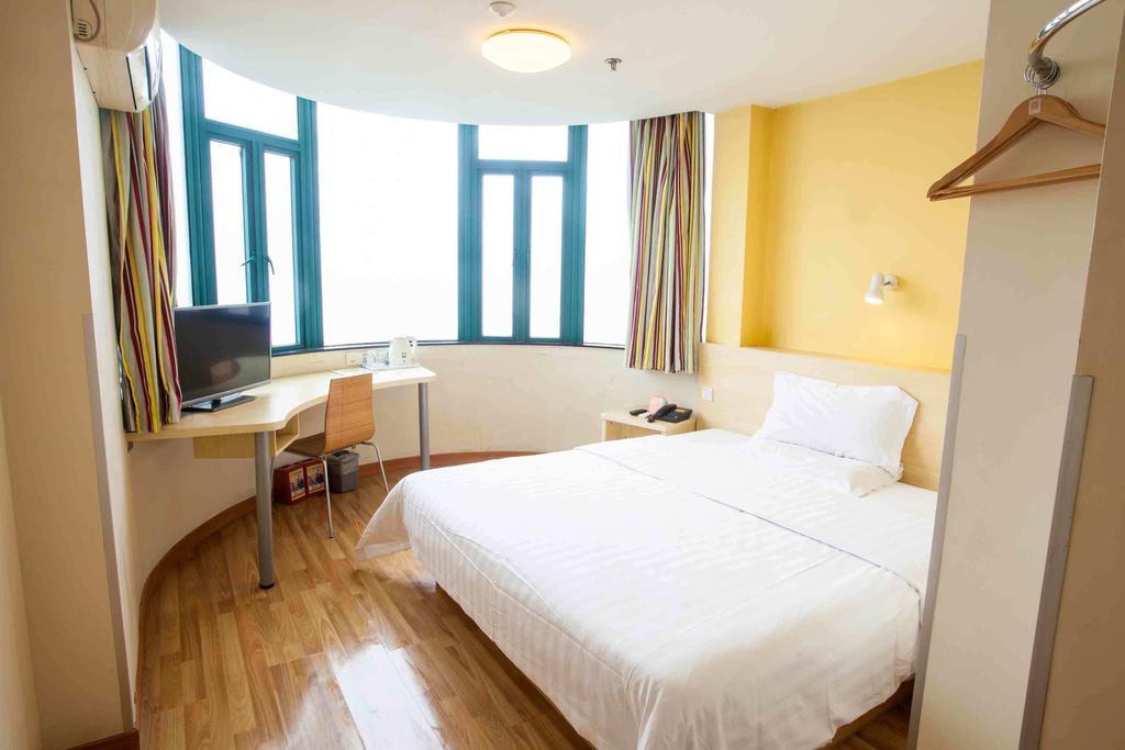 7Days Inn Guangzhou Gangding Longkou XI Road Rum bild