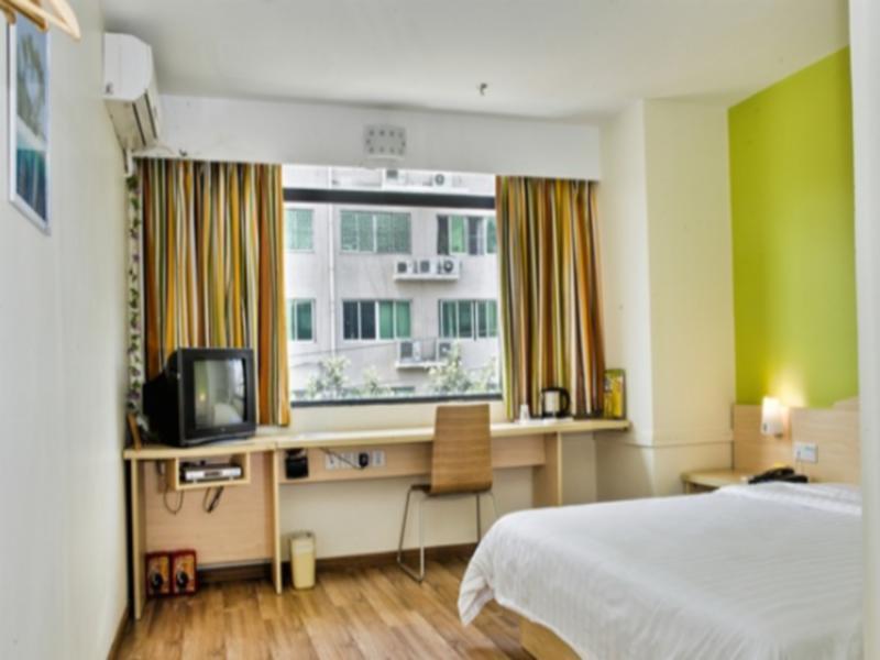 7Days Inn Guangzhou Gangding Longkou XI Road Exteriör bild